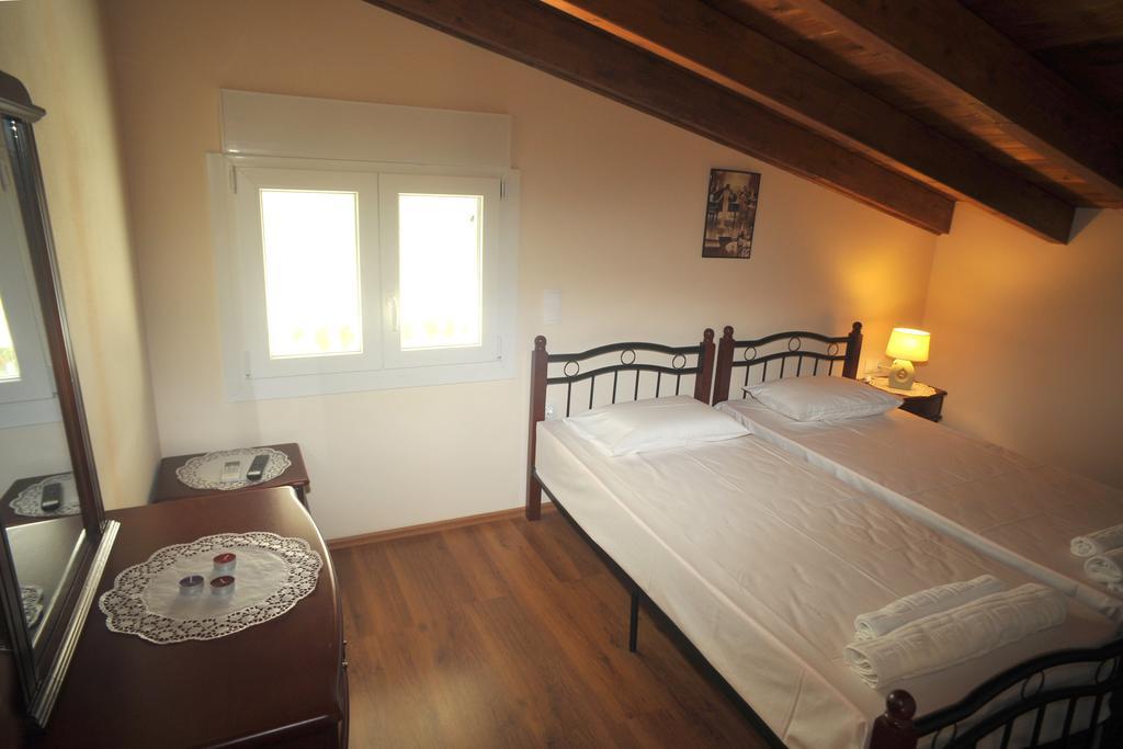 Villa Poulades Gouvia Habitación foto