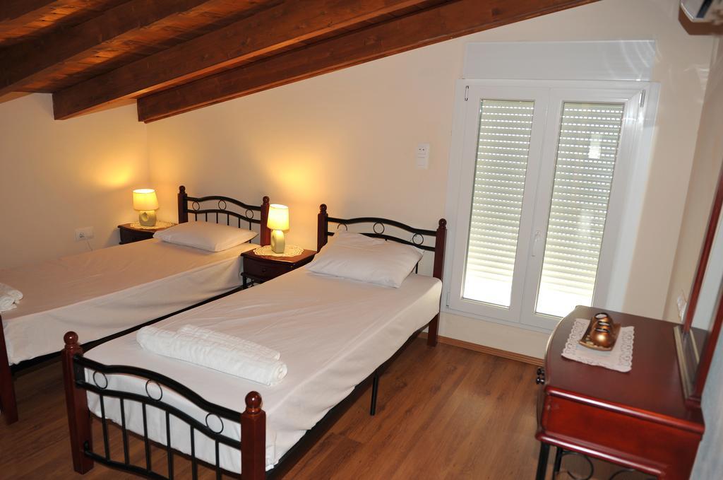Villa Poulades Gouvia Habitación foto